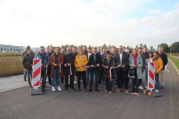 Mit der feierlichen Eröffnung findet die Erschließung des Gewerbegebiets Steinerner Mann Ost sein Ende.