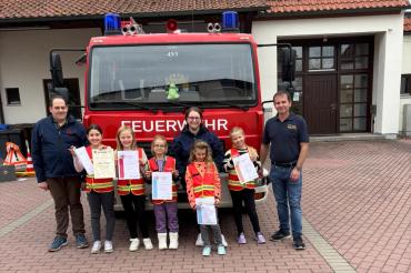 Kinderfeuerwehr Urkunden verleihung