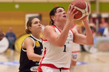 Nach großem Kampf mussten sich die Bundesligabasketballerinnen der Eigner Angels Nördlingen die Stärke der Saarlouis Royals anerkennen. 