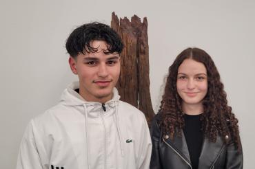 Landkreisschülersprecher Ljuca Ilhan, Leonhart-Fuchs-Mittelschule Wemding und seine Stellvertreterin Alejna Mazlami, Moll-Bercy-Mittelschule Wallerstein