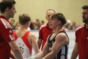 Ferrie Blümel freut sich über eine gelungene Reckübung