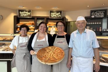 Drei Generationen Bäckereitradition: Friedel Penn-Weißgerber, Lena Scherer, Kerstin Lasser und Willi Weißgerber (v.l.).