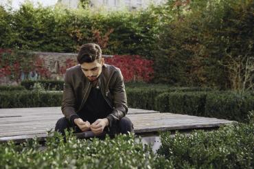 Immer mehr Menschen in Bayern fühlen sich sozial und emotional einsam.