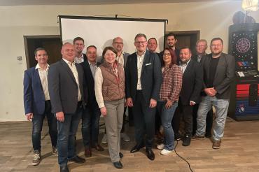 V.l.n.r.: Gerd Steppich, Tobias Artinger, Christian Oßwald, Guido Rosenberg, Claudia Marb, Florian Hackl, Jürgen Raab, Stefan Spies, Tamara Müller-Piesch, Philipp Fetsch, Maximilian Hugl, Peter Schiele, Christian Lichtenstern.