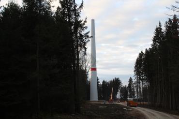 Aktuell werden fünf neue Windkrafträder errichtet.