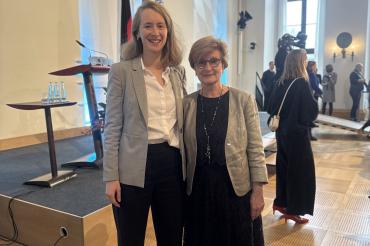 MdL Eva Lettenbauer und Ursula Kneißl-Eder.