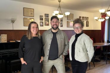 Moderatorin Claudia Markert von aTV, Lukas Bruckmeier, Musiker, Komponist und Gründer des Donauton-Studios und Regionalmanagerin des Landkreises Laura Brummer