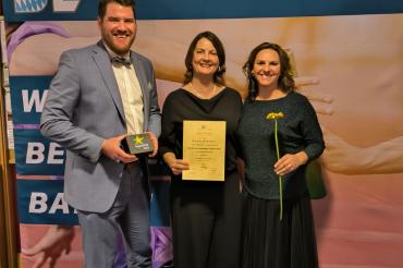 Das Trainerteam der TSV Leichtathletik (v.l.n.r.): Simon Handl, Dagmar Spannbauer, Simone Hampp. Auf dem Bild fehlt Katharina Rupp (Studium an der University of Findlay).