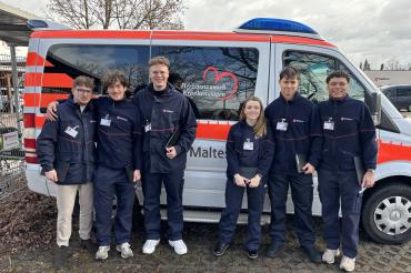 An der offiziellen Malteser Kleidung und ihrem Dienstausweis sind die Werber zu erkennen, die derzeit wieder unterwegs sind. Gut zu wissen: Sie nehmen kein Bargeld entgegen. 