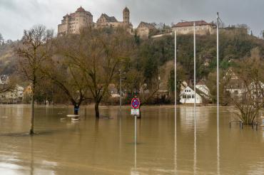 Harburg, Steinerne Brücke. Heute Mittag war die Grasstraße bereits halbseitig gesperrt.