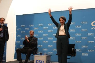 Der bayerische Ministerpräsident war für eine Wahlkampfveranstaltung mit Claudia Marb in Oettingen.