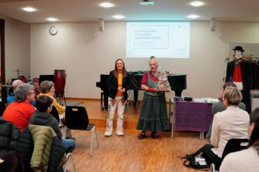 Trachtenvortrag Cornelia Bäuml