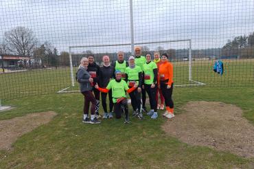  vorne Hans Niederhuber, dahinter von links: Ingrid Hlawatsch, Robert Meyer, Julia Blenn, Hans Sing, Sandra Dollmann, Helmut kaumeier, Carola Schmidt, Eva Dießenbacher und Lena Engelhardt.