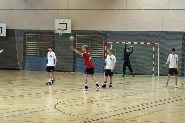 VSC-Jugendhandballer sichern sich mit 46:41-Sieg gegen Schrobenhausen einen starken Saisonabschluss.