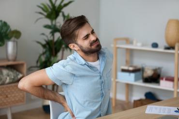 Rückenschmerzen gehören zu den häufigsten körperlichen Beschwerden in Deutschland.