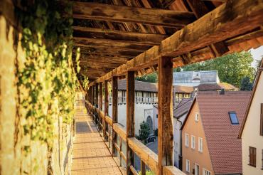 Wehrgang an der Stadtmauer zwischen Deininger und Löpsinger Tor. 