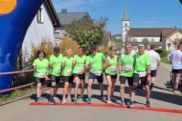 V.l.: Simone Breuer, Hans Sing, Brigitte Singer, Rebecca Bosch, Henning Breuer, Sarah Langer, Bernhard Satzenhofer und Hans Niederhuber.