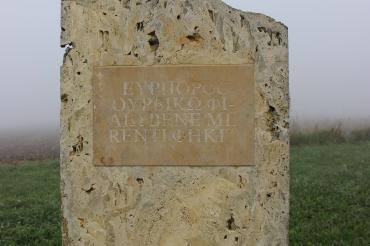 Urbicus-Inschrift auf einem Gedenkstein bei Maihingen