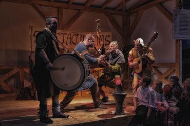 Mit Spielfreude und instrumentaler Vielfalt lädt Spectaculatius das Publikum direkt zum Mitmachen ein.