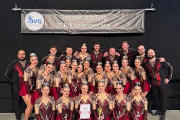 Gruppenbild der Showformation Cats der Blaumeisen Huisheim