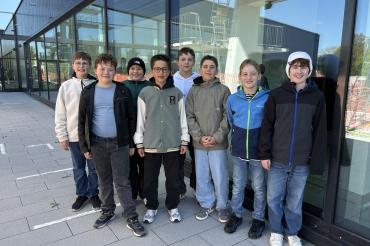 Die Schulmannschaft Schwimmen der Jungen des THG Nördlingen hat die Leistungen des Bezirksfinales im Landesfinale deutlich gesteigert.
