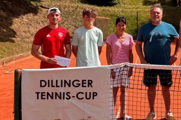 Tobias Liedl, Tonio Stirnweiß, TC Dillingen Conny Gärtner, Organisator, Turnierleiter und Vorstand TC Dillingen Werner Pfeiffer. 
