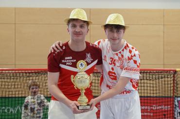 Felix Schröppel, Jonas Knaus (v. links) und Philipp Hofer vom SV Nordheim haben mit den Red Hocks Kaufering die Zweitligameisterschaft gefeiert.