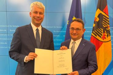 Ulrich Lange wird erneut zum Parlamentarischen Staatssekretär im Verkehrsministerium ernannt.