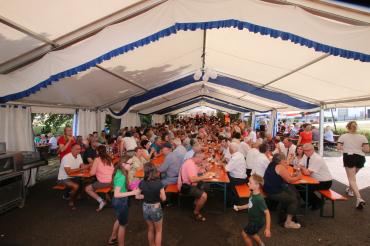 Amerbacher Dorffest beim Frühschoppen der Stadt- und Jugendkapelle Wemding