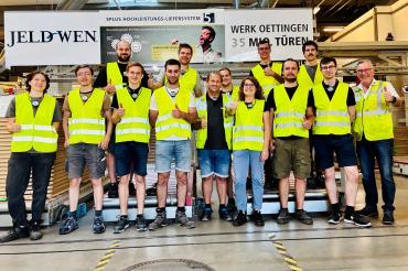 Die angehenden Schreinermeisterinnen und Schreinermeister bekamen einen Einblick in die moderne Türenproduktion.