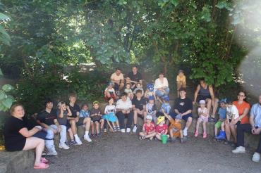 Im Garten der Einrichtung wurden zahlreiche Spiele angeboten, bei denen die Kinder begeistert mitmachten.