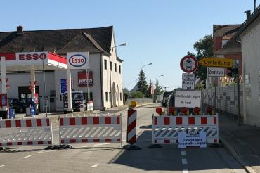Wegen einer Baustelle ist die Nürnberger Straße derzeit für den Verkehr gesperrt. 