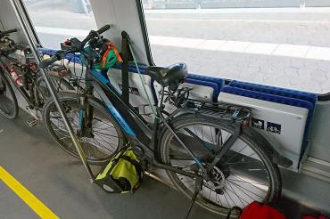 Nicht immer ist das Reisen mit Rad und Bahn so problemlos wie auf dem Foto