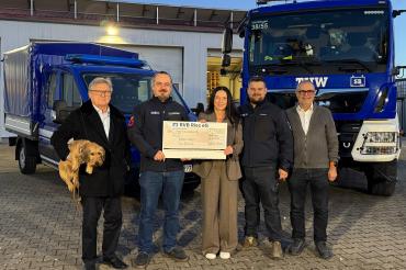 v. l.: Hund Hanibal, Incoming-Präsident Prof. Dr. med. Dieter Häussinger, Vorstand THW Helfervereinigung Christoph Kesper, Rotary Präsidentin Brigitte Ulbricht, THW Öffentlichkeitsarbeit Jannis Rauh, Leo van Bree 