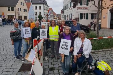 Omas gegen Rechts
