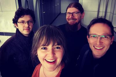 Das Bild zeigt die Mitglieder der Band Fire Devils. 