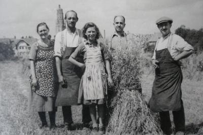 Familie Faul vor Kirchtum