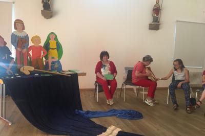 Das Bild zeigt die Buchdorfer Sommer Lesung.