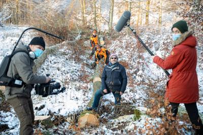 Das Bild zeigt die Dreharbeiten zum Imagefilm „Forstwirtschaft“ in Bayerdilling