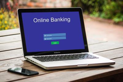 Das Bild zeigt einen Laptop inklusive Online-Banking-Programm.