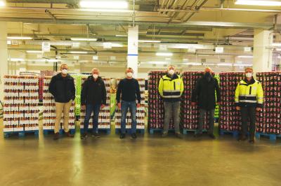 Verpackung der Sachspenden in Bissingen – Von links nach rechts: Stefan Gumpp, Josef Gerstl, Clemens Körber, Jörg Rutzenhöfer, Heiner Gropper, Oliver Nikles