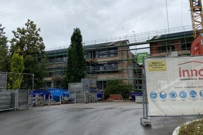 Das Bild zeigt das Donauwörther Gymnasium. 