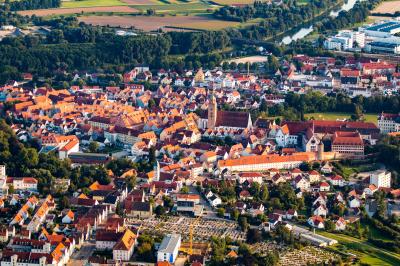 Das Bild zeigt Donauwörth aus der Vogelperspektive.