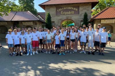 Das Vororchester der Knaben- und Stadtkapelle Nördlingen im Erlebnispark Tripsdrill.