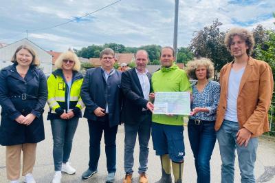 v.l.: Stellv. Landrätin, 2. Bürgermeisterin Donau Ries Claudie Marb; Amtsleiterin WWA Donauwörth Gudrun Seidl, 1. Bgm. Holzheim (Donau) Josef Schmidberger; 1. Bgm. Baar (Schwaben) Roman Pekis, Umweltreferent Gemeinde Baar Matthias Schlicker; WWF Deutschland Dr. Ruben van Treeck; WWF Deutschland Sigrun Lange.