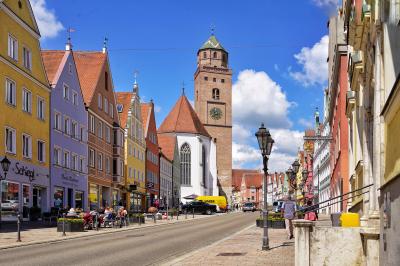 Die Reichsstraße in Donauwörth. 