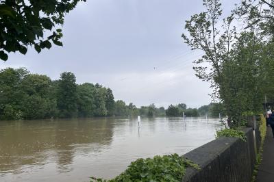 Parkplatz Airbus Hochwasser