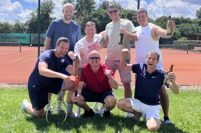 hinten von links: Uli Heinlein, Andreas Fackler, Seppi Hennemann, Daniel Frank; vorne von links: Peter Haller, Jürgen Tuffentsammer, Andreas Zech