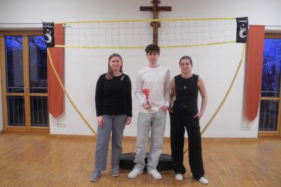 Jugendgruppe erhält schönes Ostergeschenk durch Schlafmünzen.