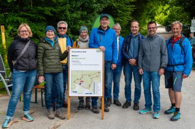 Auftakt zum Sommerfest mit u.a. Stadträtin Bärbel Stahl (ganz links), 1. Vorsitzenden der Sektion Dr. Bernd Prause (Mitte) und Oberbürgermeister Jürgen Sorré (2. v. r.). 